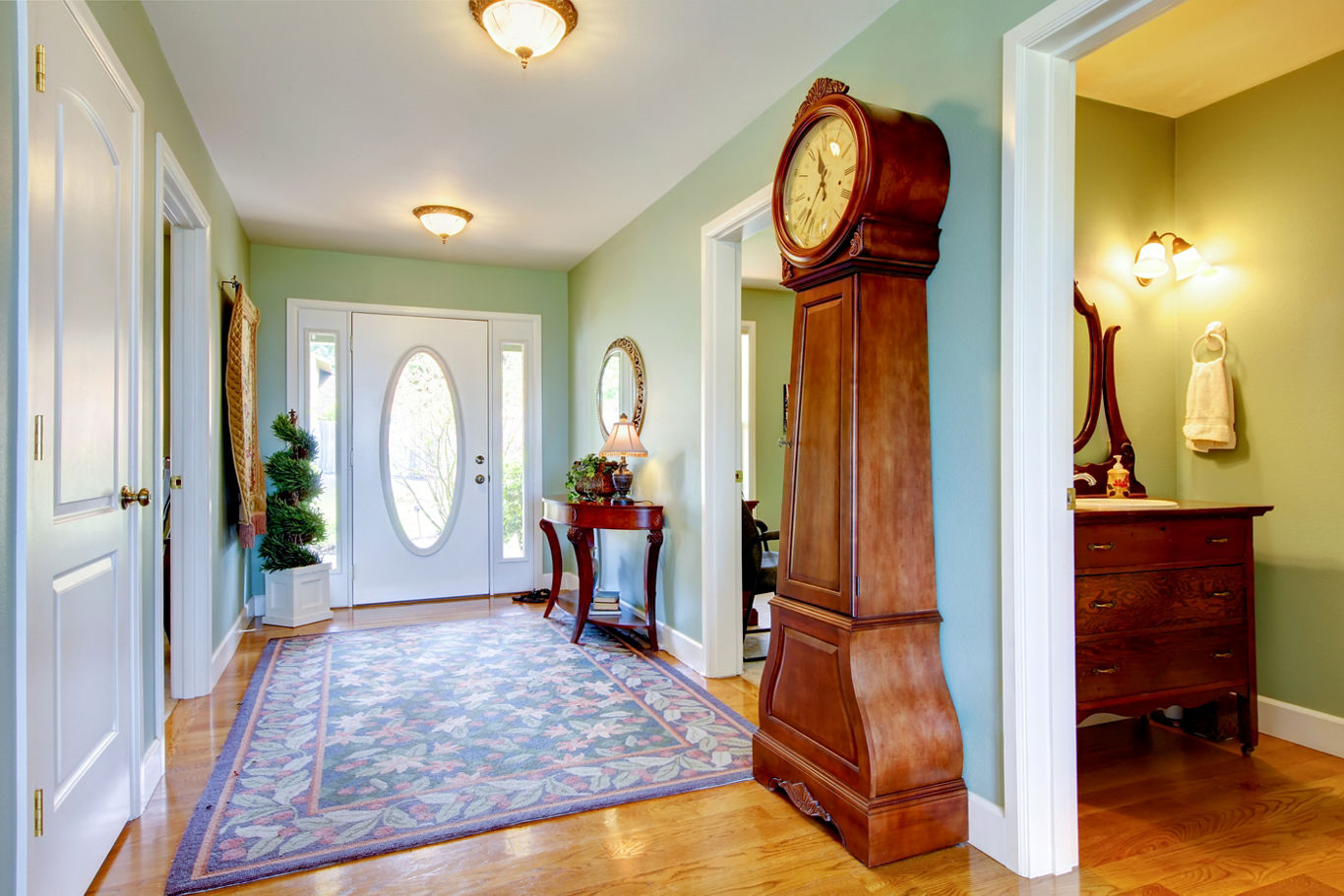 Grandfather Clock in Home Entryway | Blog | Greystar